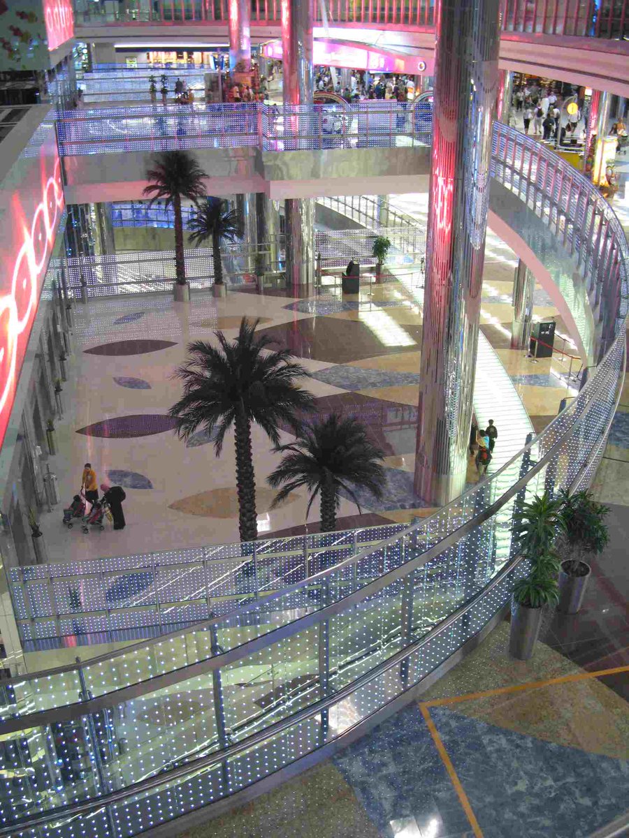 KaphsSA's tweet photo. @GroupeADP chose 800 m² of our Transparent Media Façade Powerglass® and created balustrades equipped with 80'000 white LED in @DXB. About 2'000 panels with a thickness of 10 mm illuminate Terminal 3. https://t.co/wVNxfeIAba