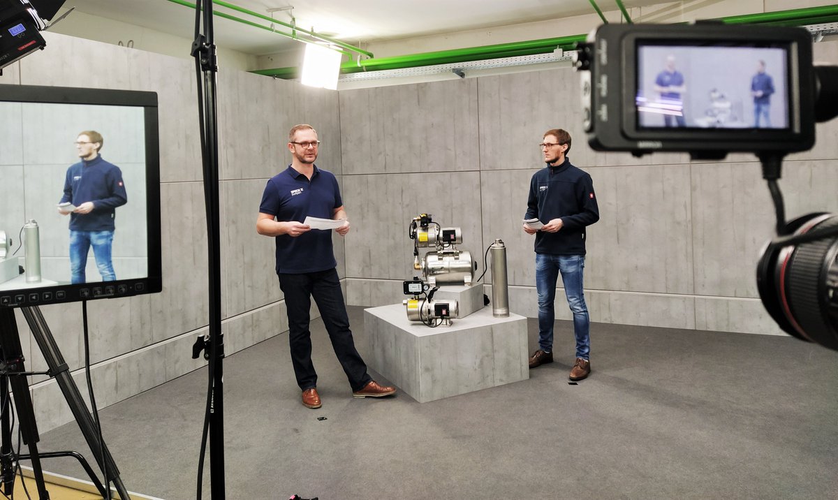 Heute ist ein guter Tag zum Pumpen 💪

Dies denkt sich auch unsere Abteilung Haus- und Industrietechnik und hat sich mit einigen Pumpen im Wissenswelle Studio versammelt. 

Wie die Ergebnisse der Pumpsession aussehen, erfahren Sie demnächst!

#behindthescenes #staytuned #pumps