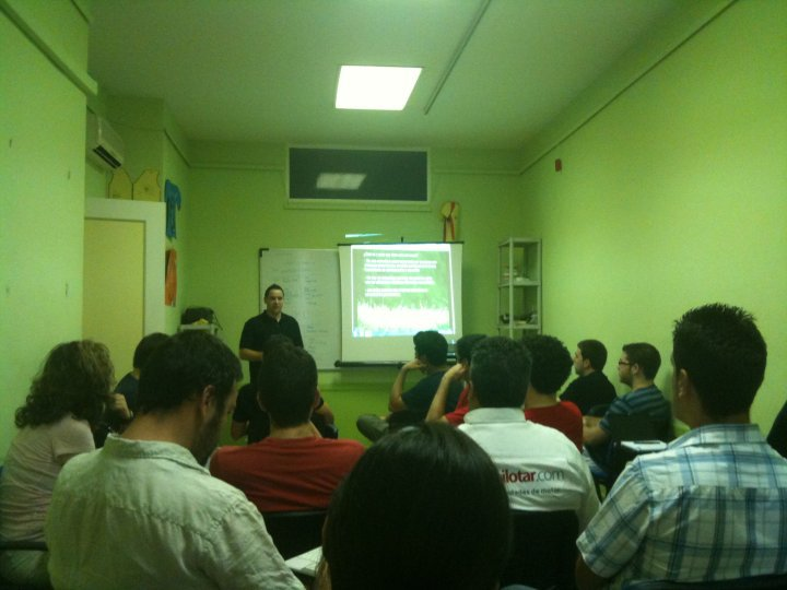 emulate's tweet photo. @bquintero @cuenca @ManuHeredia21 @luishg @PTAMalaga @BicEuronova @perrogrun y un servidor nos apuntamos a esa Barcamp III. El 28J hará 11 años de la primera... https://t.co/A5AvHuuewg