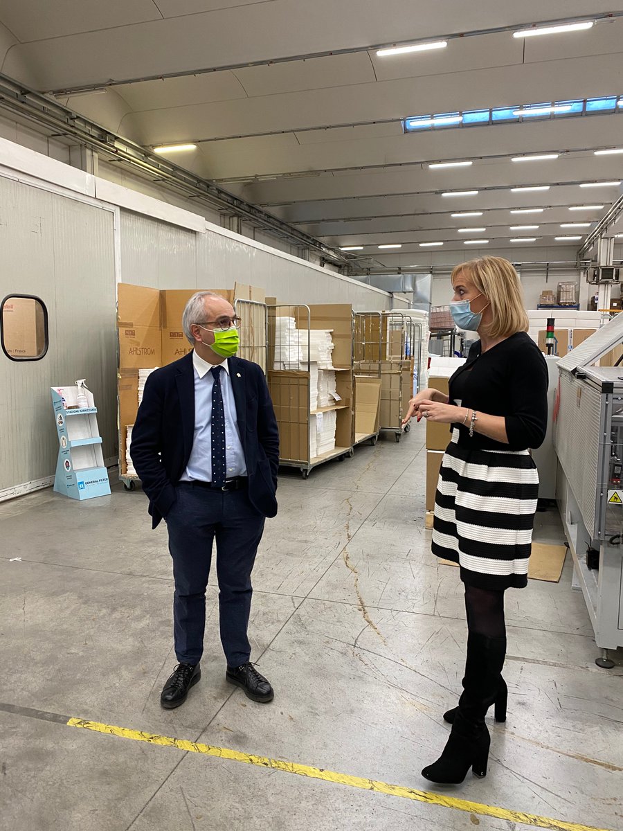 mariopozzatv's tweet photo. Ringrazio la Vicepresidente @Alessandrapolin  delega all’internazionalizzazione di @AssindustriaVC per l’ospitalità in @GeneralFilterPR  occasione della presentazione di Piazza Italia in collegamento con Presidente Milani della @IACCNewYork https://t.co/lQbTD5b4nj