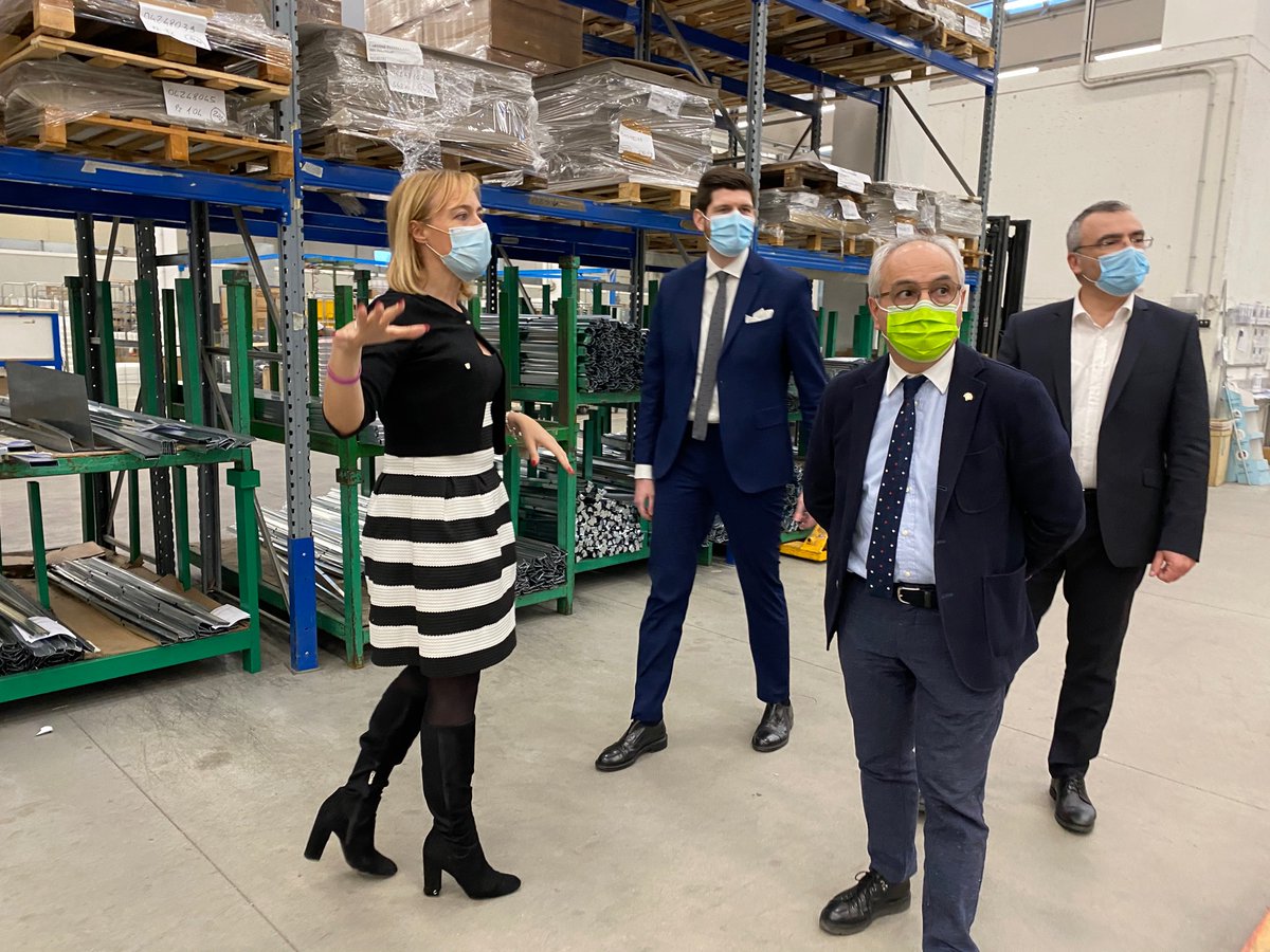 mariopozzatv's tweet photo. Ringrazio la Vicepresidente @Alessandrapolin  delega all’internazionalizzazione di @AssindustriaVC per l’ospitalità in @GeneralFilterPR  occasione della presentazione di Piazza Italia in collegamento con Presidente Milani della @IACCNewYork https://t.co/lQbTD5b4nj