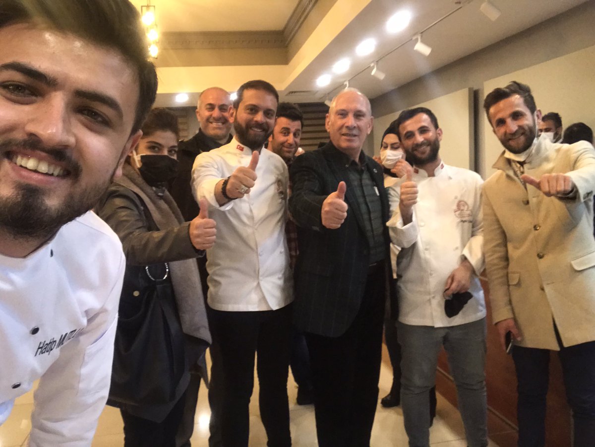 <a href="/vantsokurumsal/">Van Ticaret ve Sanayi Odası</a> 
Öncülüğünde coğrafi işaretli tescili ürünler yöresel Van yemeklerine Oltu peynir ve kavut eklendi Sn.<a href="/NecdetTakva/">Necdet Takva</a> ve yönetimi <a href="/VANPAD65/">Vanaşçılarderneği</a> <a href="/geyikali/">ali geyik</a> ekiyle basınla tanıtım yapıldı emeği geçenlere tşk.

<a href="/fevzi_celiktas/">Fevzi ÇELİKTAŞ</a> <a href="/FarizGl/">Fariz Gül</a> <a href="/p_gulle/">PINAR GÜLLE 🇹🇷</a> <a href="/Nurulla87140607/">Nurullah Kaplan</a> <a href="/bakhelebak/">Bak Hele Bak Yusuf Konak Kahvaltı Sarayı</a>