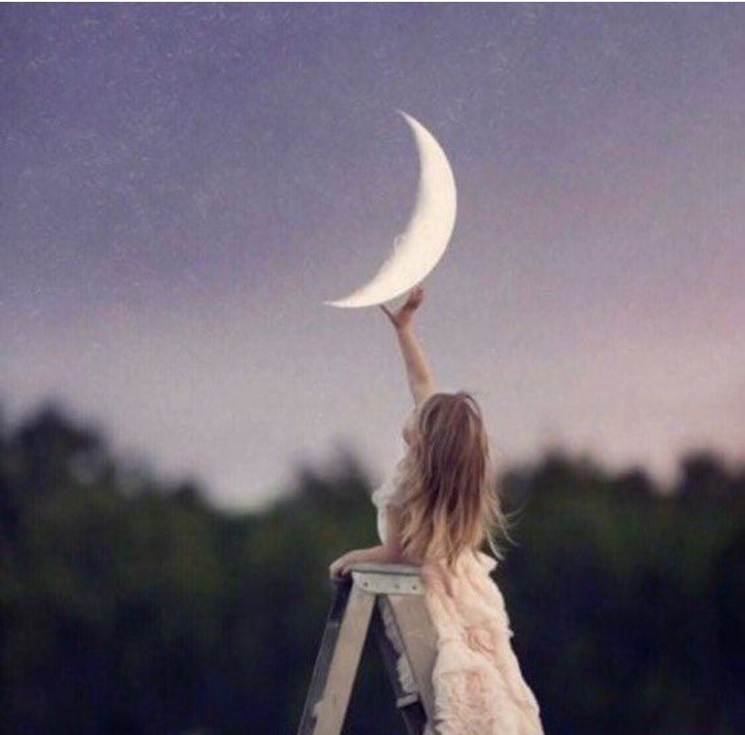#صباح_الخير يعرفني الله ولا أمر أعزّ من هذا على قلبي.