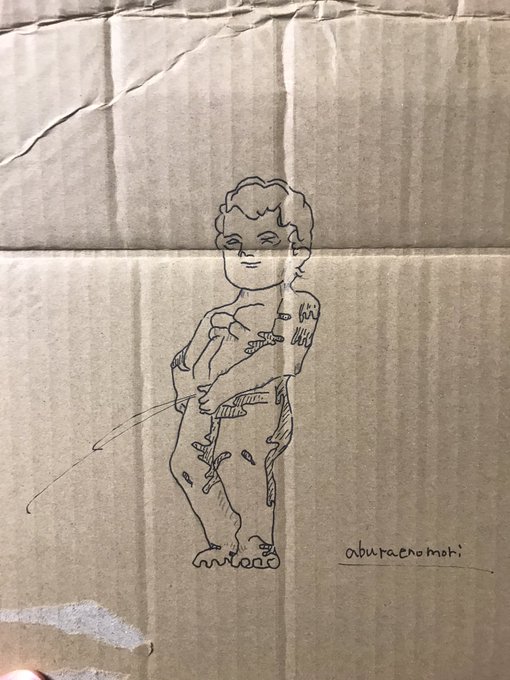 作品包装用のダンボールにも描いた😼 
