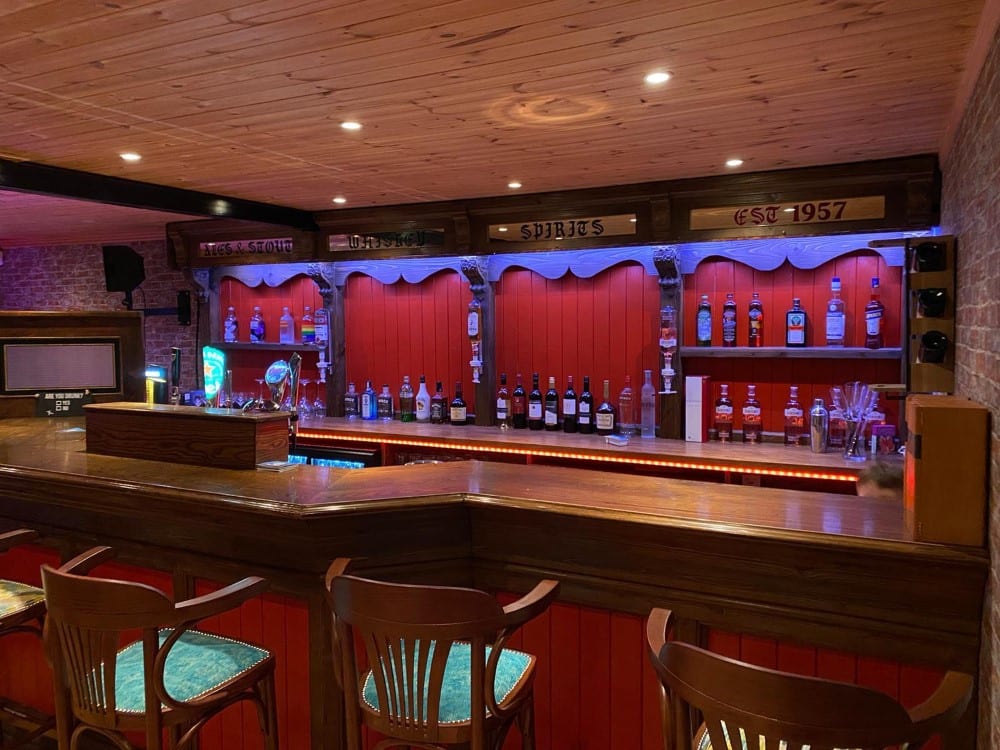 usedpub's tweet image. Are you looking for a complete home bar solution? Click on the link below to see how the experts do it:

usedpub.com/home-bar-unit/…