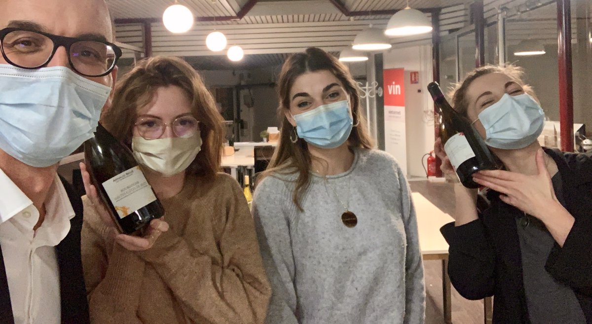 𝕎𝕚𝕟𝕖𝕗𝕦𝕟𝕕𝕚𝕟𝕘 𝕚𝕟𝕤𝕚𝕕𝕖

Quel plaisir pour l’équipe WineFunding de déguster les cuvées Hautes-Côtes-de-Nuits en blanc et en rouge de la Maison Arnaud Boué  ! 🤩

Enfin des <a href="/VinsdeBourgogne/">Vins de Bourgogne</a> abordables !

#tasting #bourgogne #wine #lovers #crowdfunding #winefunding