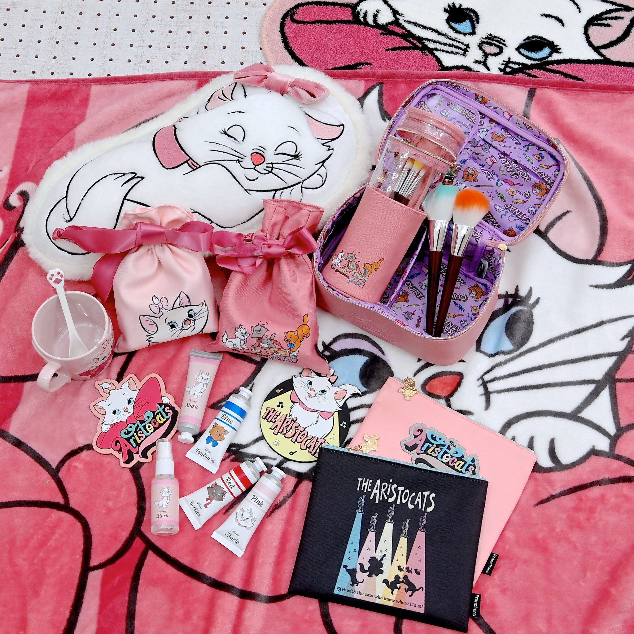 Mezzomikiのディズニーブログ 猫の日に合わせてマリーグッズが登場 Francfranc ディズニー おしゃれキャット グッズ新発売 詳しくは T Co 8kxnslynxn T Co Bk1ejcpb3q Twitter
