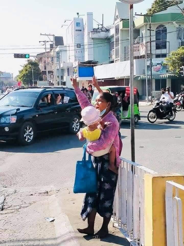 Naingmin234's tweet photo. @USEmbassyBurma @SecBlinken These pictures show that no one wants to live under a military dictatorship. People with disabilities and mothers and children are peacefully protesting on the streets. Let all human beings stand with our citizens.
#WhatsHappeningInMyanmar
#22FebCoup https://t.co/moIzD741Pi