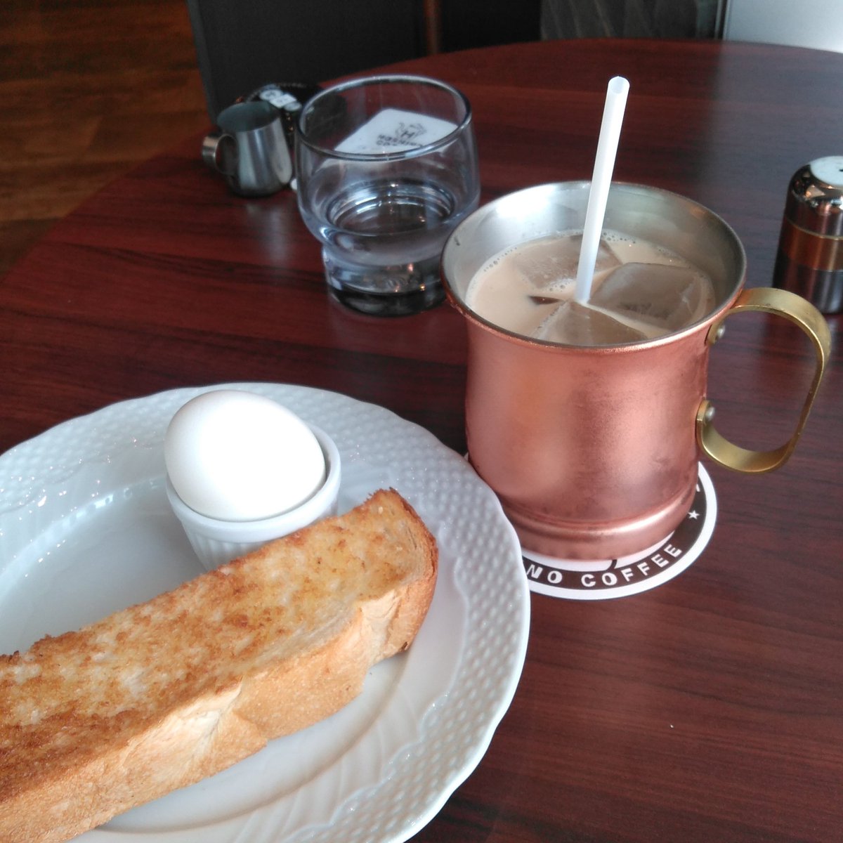 hiro_create7's tweet photo. 自分は詩やエッセイの
創作をしてるので
ライティングは好きなのですが

様々な制限を受けるWEBライティングは
向いていないのかも知れない。

書きたいもの、得意分野のものだけを
書いて行こうと思っています

それが僕にとっての
クライアントや読者への誠意だから。 https://t.co/PIqt8I02z1