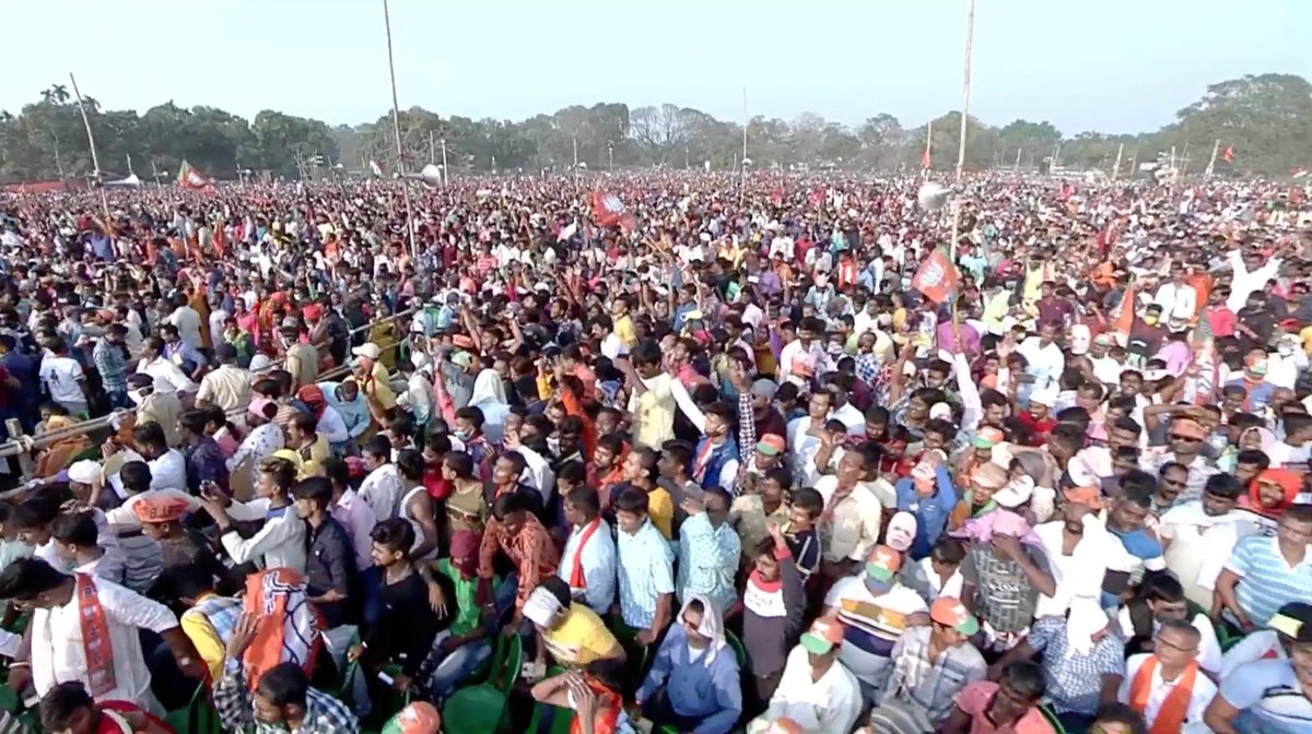 ijoydev27's tweet photo. হুগলীতে @narendramodi জীর জনসভায় মানুষের জন জোয়ার বলে দিচ্ছে যে বাংলার
পরিবর্তন শুধুমাত্র সময়ের অপেক্ষা..
#ModirSatheBangla https://t.co/bmSxiH0PTO