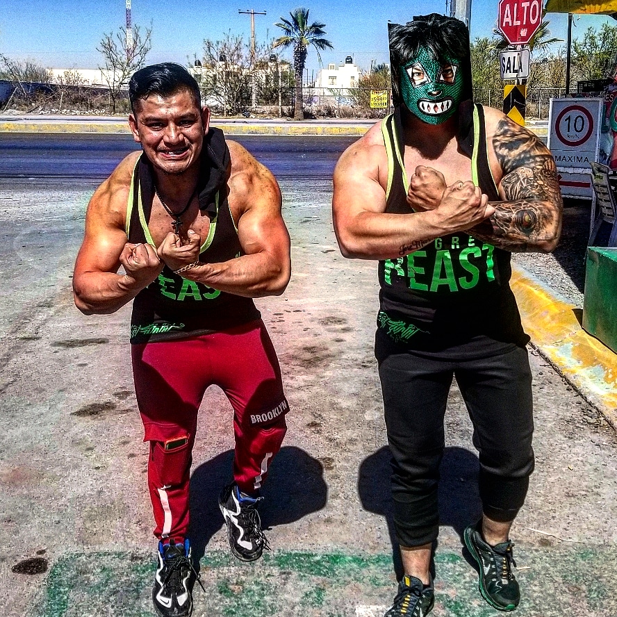hijodelespectro's tweet image. Muy bonito inicio de semana.
Si un cambio de lentes mejora tu vista,
Imaginate un cambio de pensamientos como mejoraria tu vida.
#espectromanialodehoy #Uyaseeee #thegreenbeast #luchatime #LuchaLibreMexicana