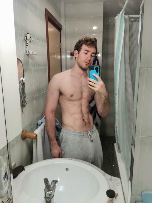 New account follow me for more #XXL https://t.co/OCBrnY9dkm<a href="/tag/xxl"class="tags">#XXL</a>