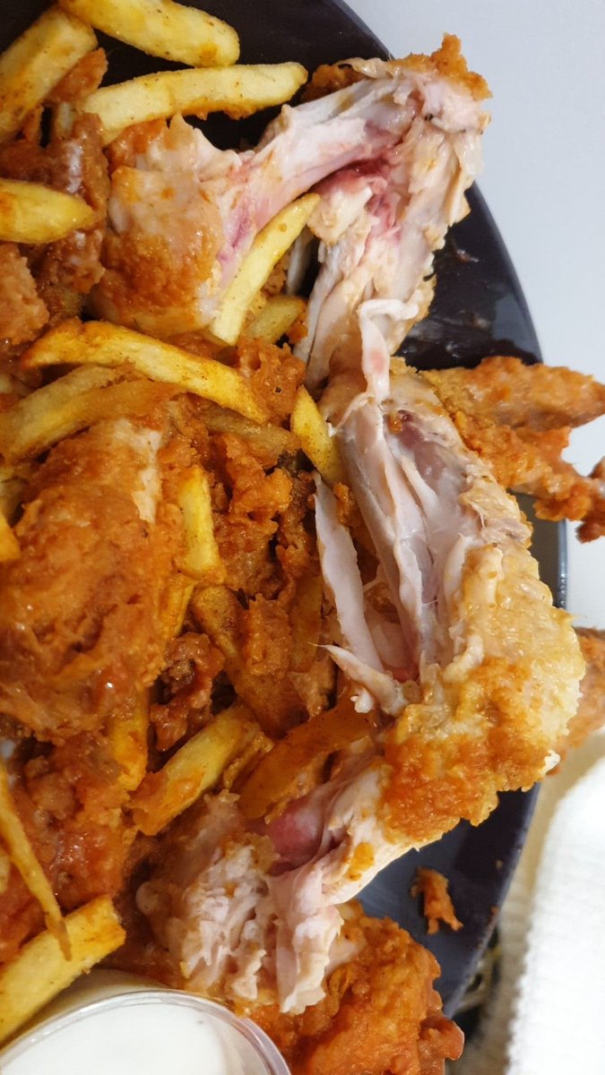 uberdriver_ldn's tweet photo. @ubereats_uk Hey #UberEats, when you deliver raw chicken to a client isn't it fair to get a full refund over scripted responses and templated support? 
Both @Deliveroo and @JustEatUK are much better at handling customer queries and dangerous food!!! https://t.co/XQIvDotdQ4
