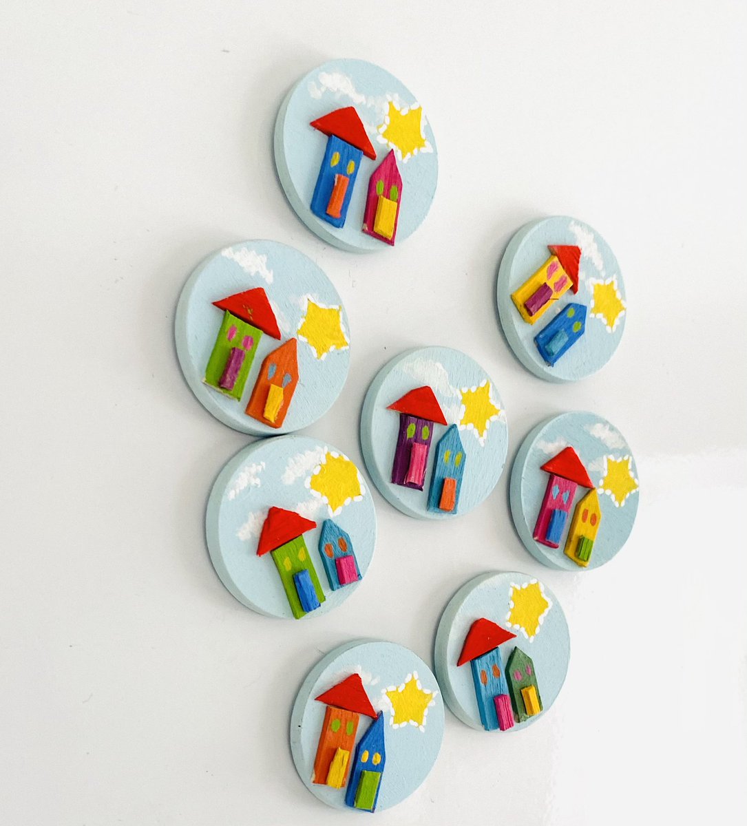 Happy fridge magnets that can be turned into #keyrings or #brooches
#magnets #fridgemagnets #SmallBusiness #colorfulmagnets #handmademagnets #numonday @HandmadeHour @online_craft @H_madeFestival @HMNation @handmade_net