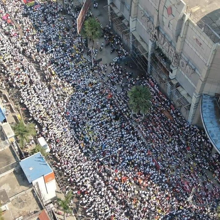 #Myanmar sees the Nationwide General Strike (22222) with millions of protesters peacefully taking to streets since early morning today. They unanimously demand genuine democracy, justice and the end of dictatorship in the country. 

#WhatIsHappeningInMyanmar
#22222GeneralStrike