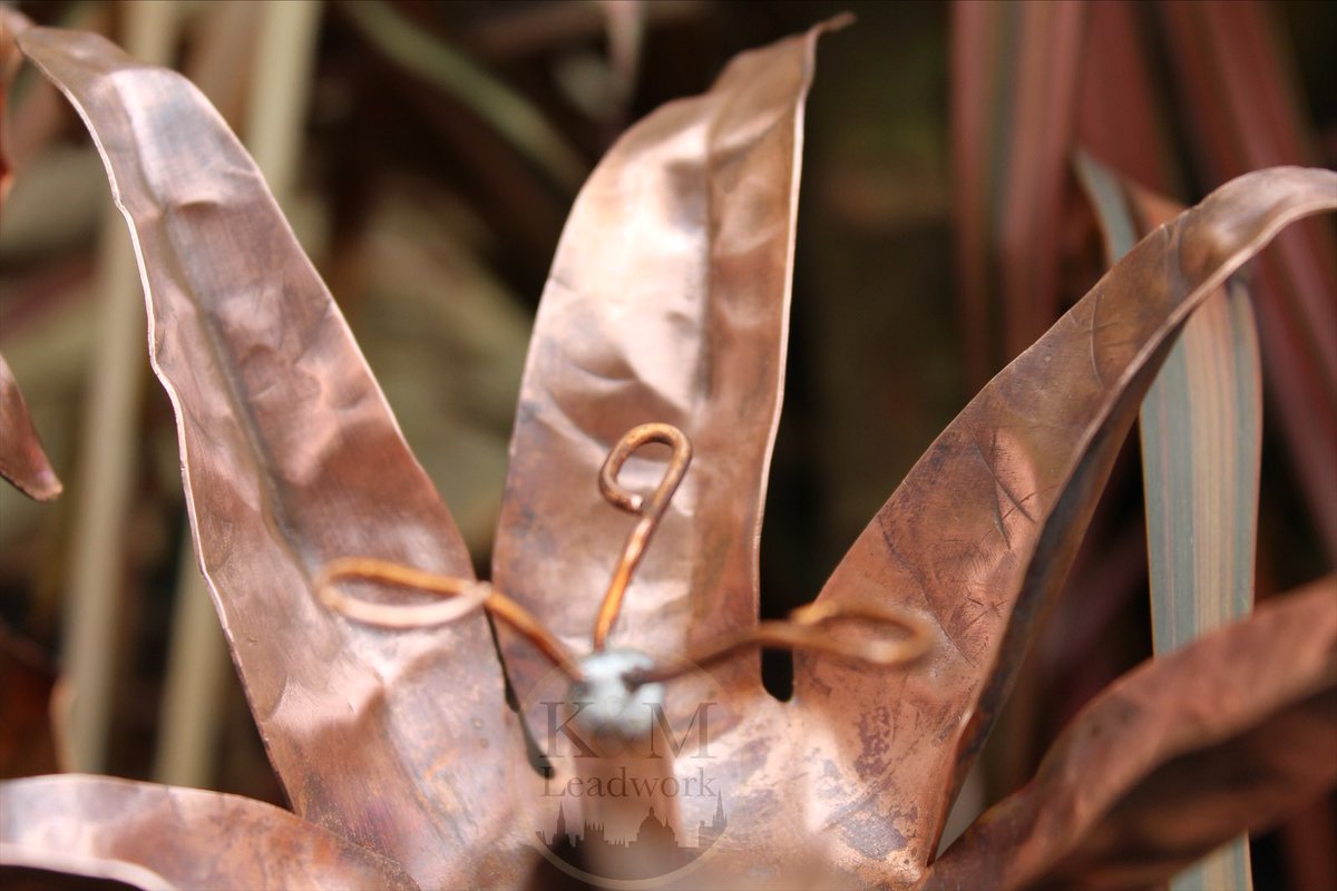 A copper rose bouquet or a textured lily? Which one is your favourite? 🌹🌸 #mothersday #copper
