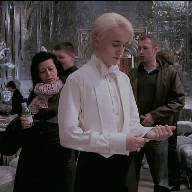 잊혀질때쯤 봐줘야되는
말포이 무도회 사진
#해리포터 #말포이