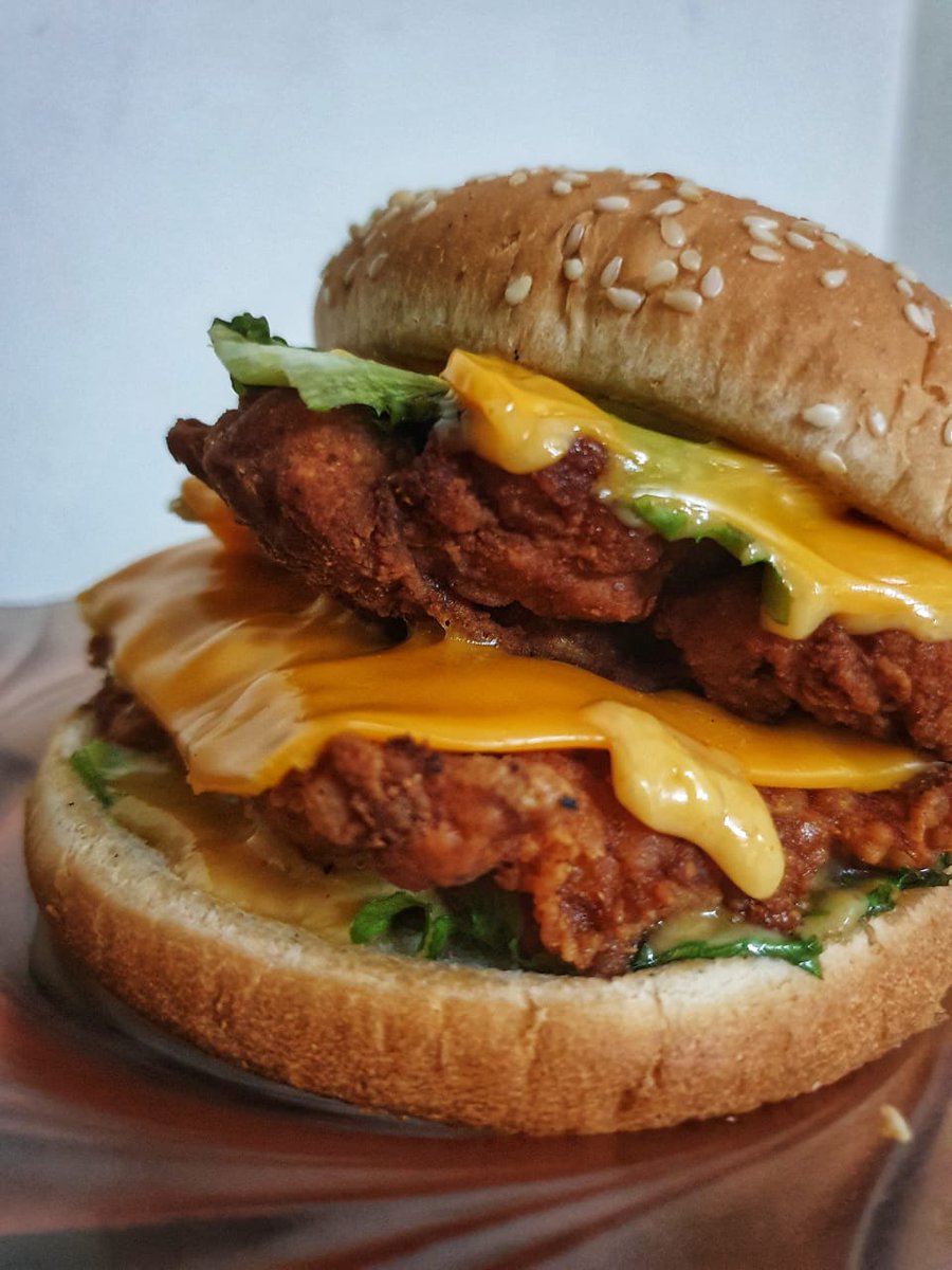 yahya_nav's tweet photo. My #BurgerMaking skills are getting better. https://t.co/cAYbPnMQyM