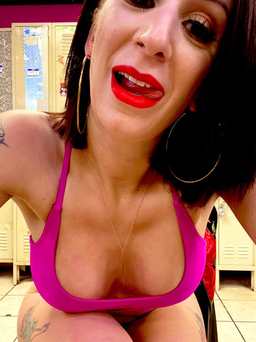 Wish you were here... https://t.co/NDStueA1C5 https://t.co/fEwJIyeAbp<a href="/tag/newprofilepic"class="tags"><span>#newprofilepic</span></a>