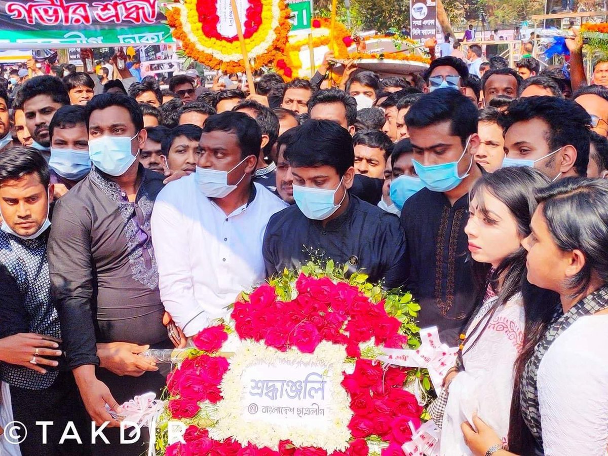 SikderTilottama's tweet photo. Tribute with flowers to the memory of language soldiers at Prabhatferi and Central Shaheed Minar organized by Bangladesh Chhatra League on the great International Mother Language Day. https://t.co/jMoVvybioM
