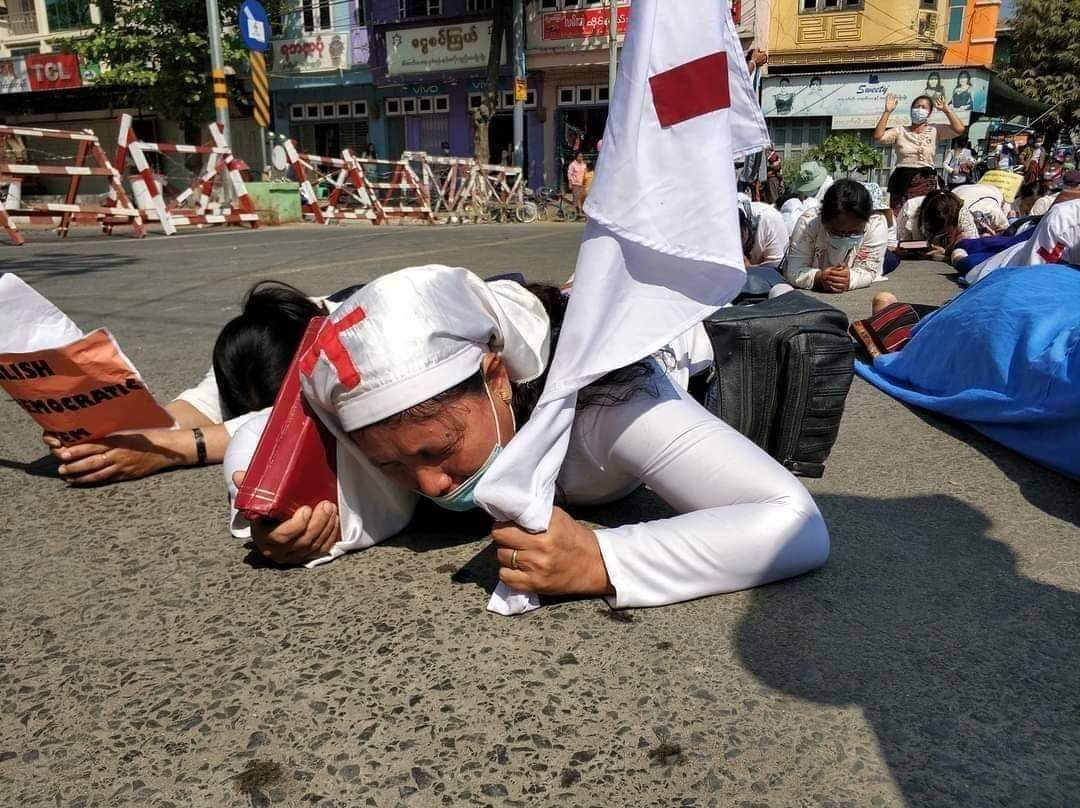 BURMA REVOLUTION

22.2.2021 Kalemyo
 Christians are bowing
 They prayed.
 Let the military dictator be overthrown.

#Feb22Coup
#WhatsHappeningInMyanmar
#BurmaGeneralStrike 
#RejectMyanmarMilitaryCoup
