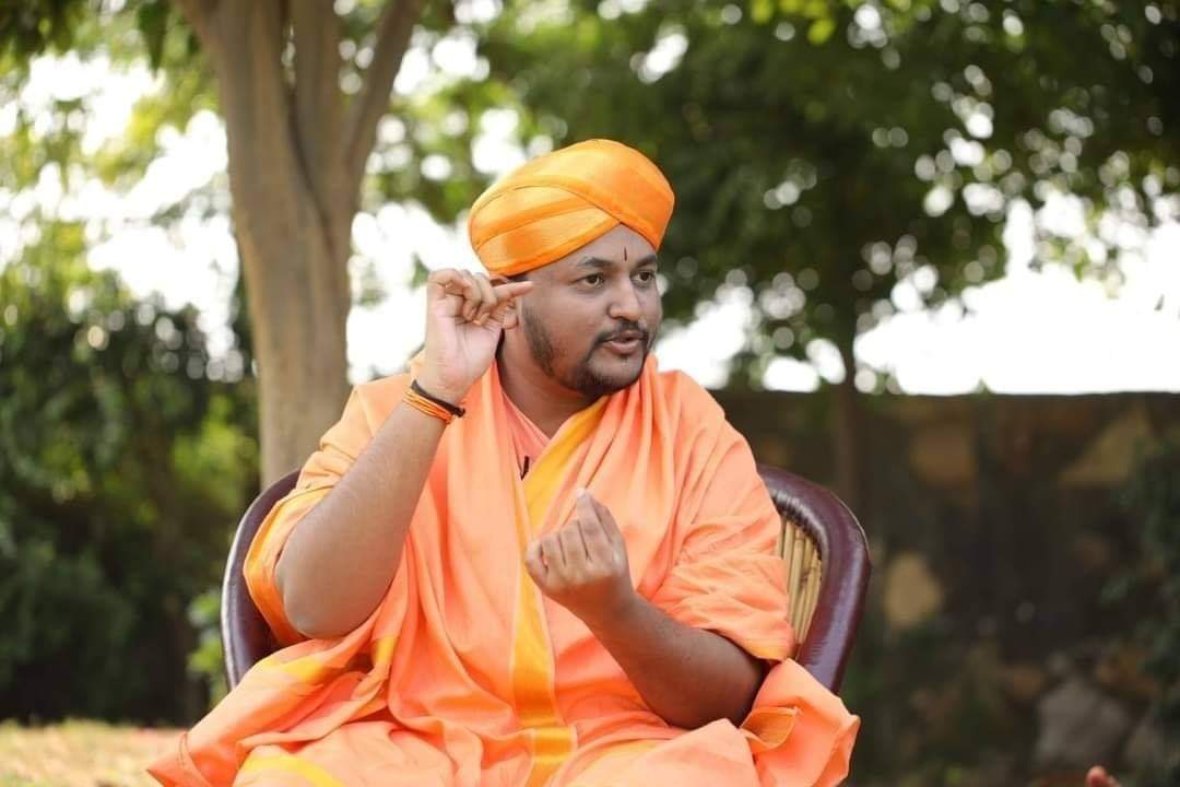 जब तक हम सभी एक होकर कार्य नहीं करेंगे तब तक हम तरक्की नहीं कर सकते हैं। हमें यह नहीं सोचना है कि हमारे बुजुर्गों ने हमें धरोहर में क्या दिया हैं? बल्कि यह विचार करना है कि हम अपने बच्चों को धरोहर में क्या दे रहे हैं।आज समाज को एकजुट होकर कार्य करना जरूरी। #ArrihantRishi