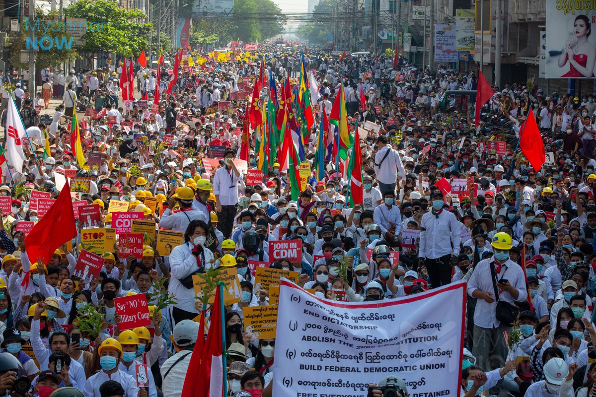 Myanmar_Now_Eng's tweet image. Hundreds of thousands of people in Mandalay joined the nationwide general strike against the military coup.
#22222generalstrike #WhatsHappeningInMyanmar