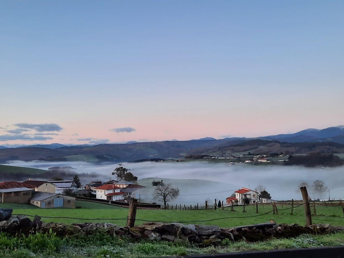 TurismoTineo's tweet photo. ¡Buenos días desde Vega de Rey! #Tineo #Asturias   

📷 Chema de Miguel https://t.co/rGUhScJtsX