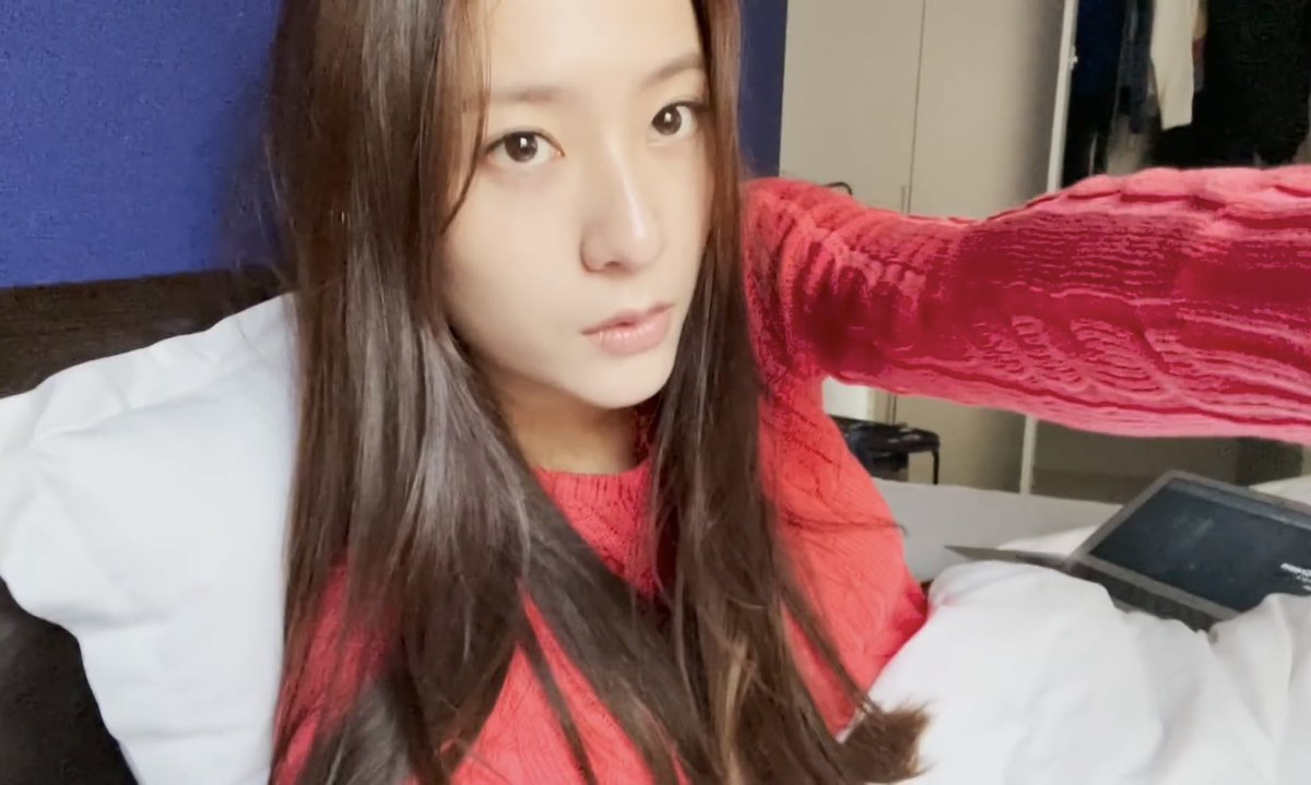 saveKRYSTAL's tweet photo. 수정아ㅇㅏ
                 ㅇ
                     ⋌
                         ㅇ
                            ㅜ https://t.co/V874WVUOqC