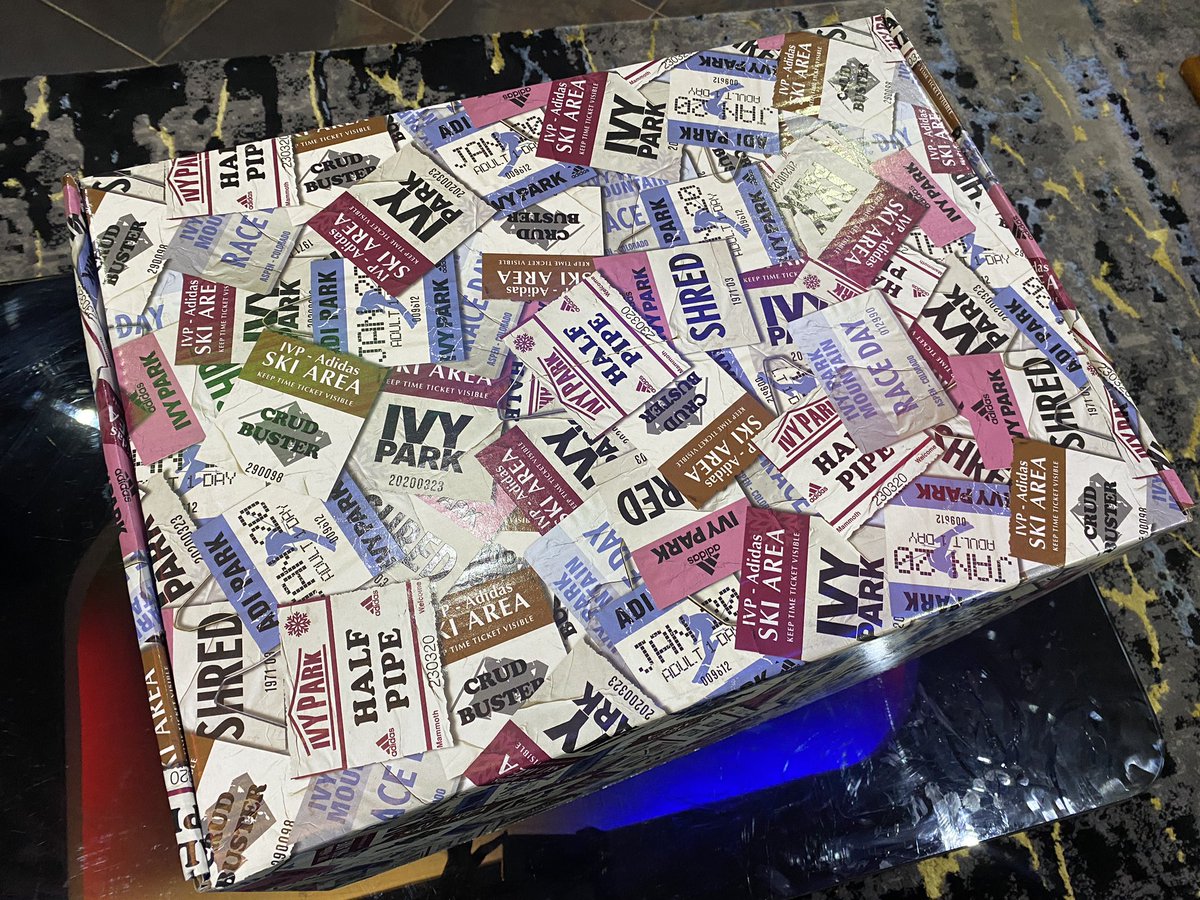 ElsaAngel19's tweet image. THANK YOU @Beyonce @adidas @WeAreIvyPark !!!! JUST RECEIVED THE ICY PARK !!!! 💗😭😘