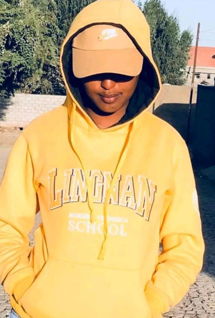 FiraaHaadha's tweet photo. it is the yellow shouting out for me ✊ https://t.co/XV8hIkR0BL