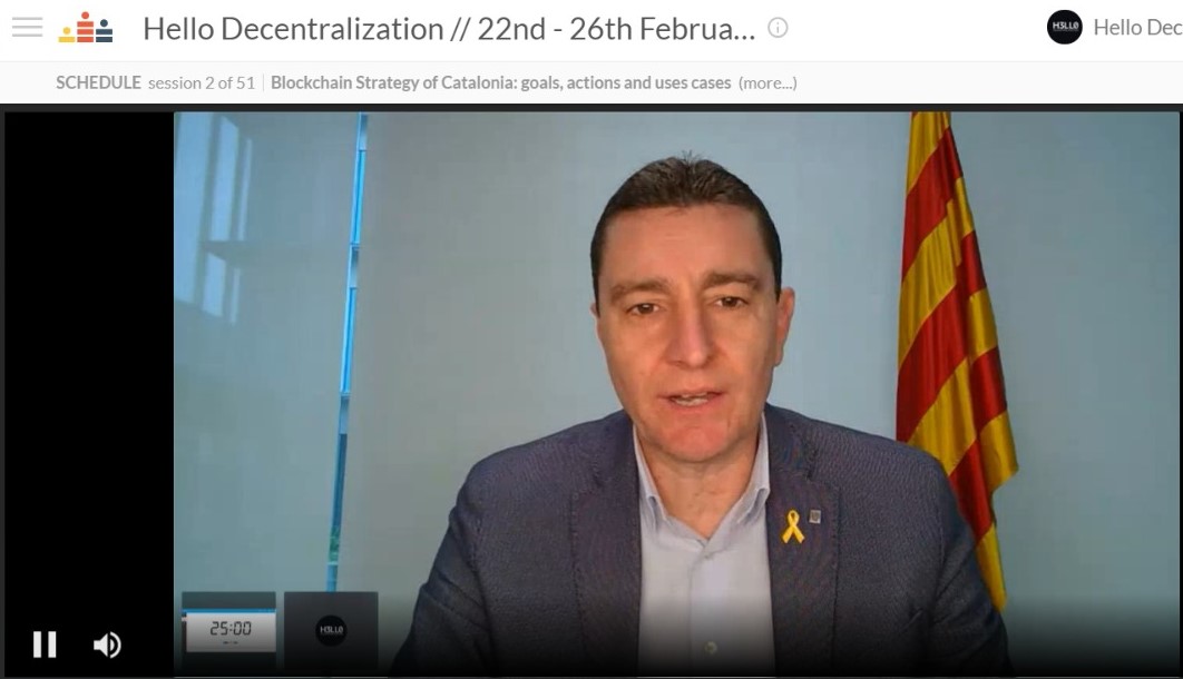 tic's tweet photo. 🗣️🔗 @dmarcop explica que les tecnologies digitals com la #blockchain permetran un nou marc de governança i d’apoderament de la ciutadania al #HelloDC21, l'esdeveniment organitzat per @h3lloevent per debatre sobre tecnologies descentralitzades des d'una perspectiva tècnica https://t.co/kttqEAArOj
