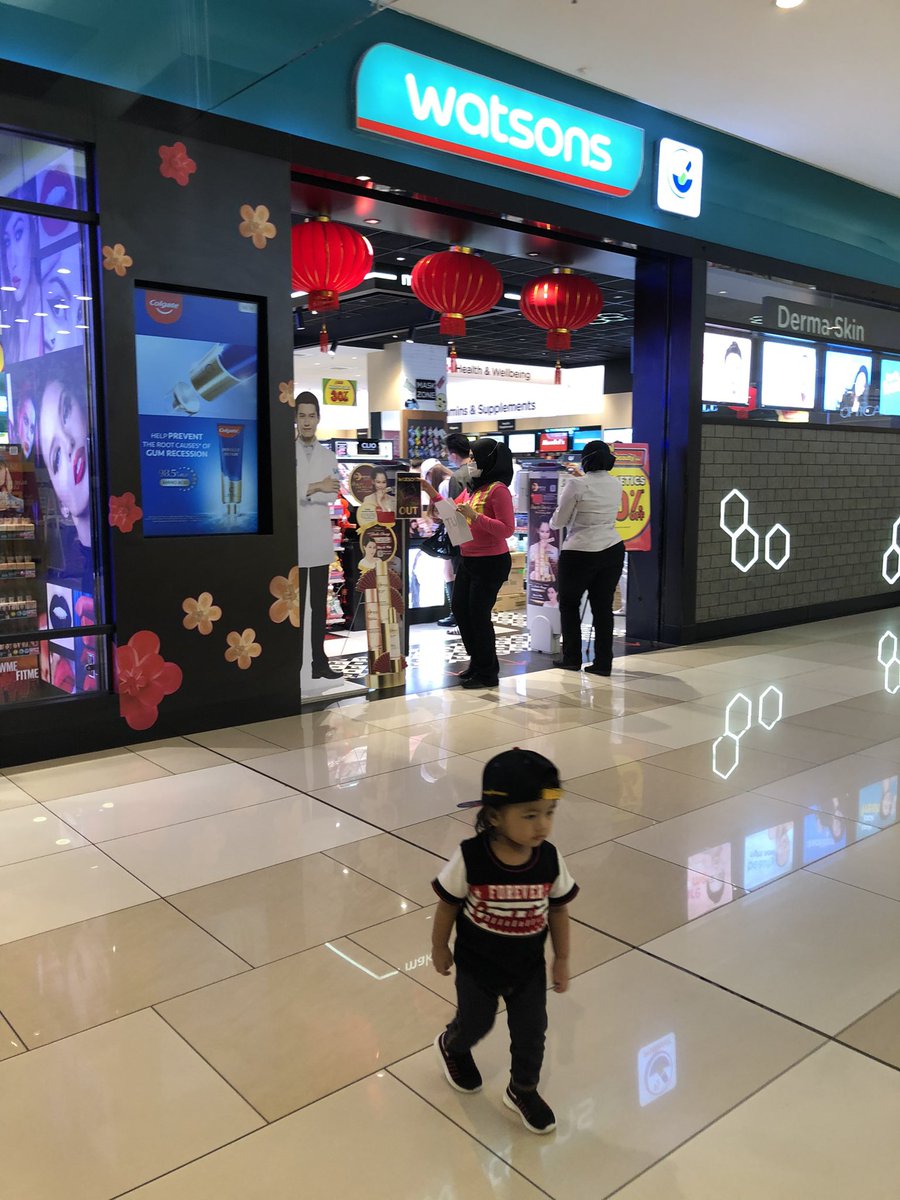 paulweyh's tweet photo. Mommy da masuk watsons.. harap2 mommy kuar nnt Nuaim tak masuk sekolah lagi.. https://t.co/HgDAPV1Z4f