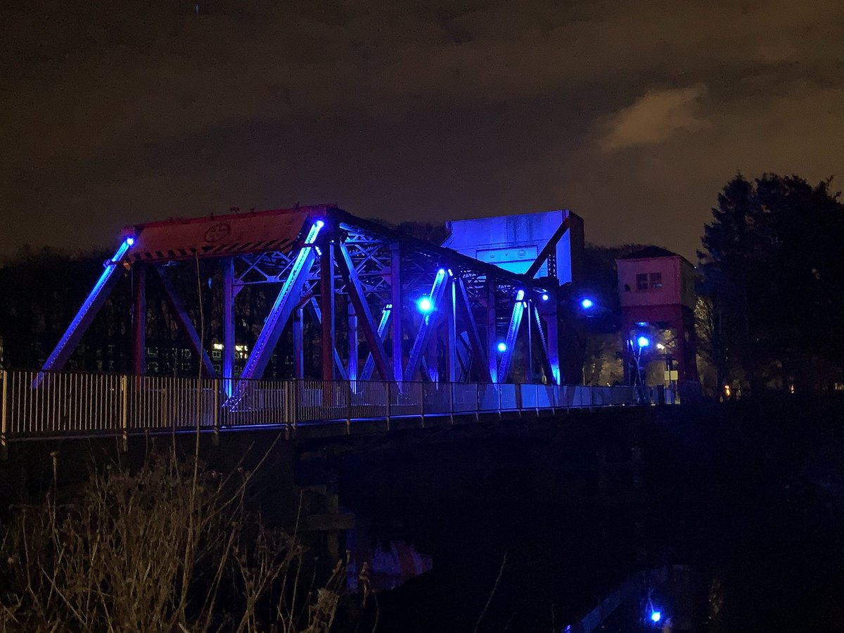 This weekend we lit up Bascule Bridge in Renfrew and the bandstand in Johnstone's Houstoun Square to celebrate World Thinking Day. 

World Thinking Day is celebrated annually on 22 February by members of the Girlguiding and Girl Scout community.

#WTD2021 <a href="/GirlguidingScot/">Girlguiding Scotland</a>