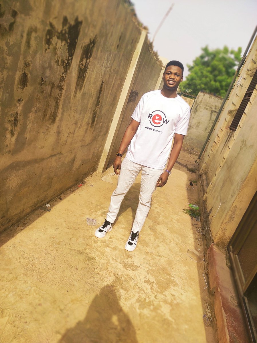 mcee_olorin's tweet photo. REJOICE WORLD REW
#McM
You have an upcoming event ?
You need a competent Master of Ceremony to Wow your audience?
Oya Hit me!!!!!!
#McWithClass #McWithVibe #McWeySabi #IAmMcBeryus #TomAndJerryMovie #DjookyAwards #IWD2021 #UppenaBlockbusterCelebrations https://t.co/sHA4TXdC2L