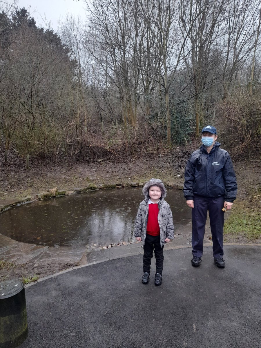 MrsBrockJLPS's tweet photo. Our fantastic caretaker, Jane, has been busy this week clearing the pond ready for our Eco-warriors to get started on! π @JlpsS https://t.co/OXpfuCGLN8