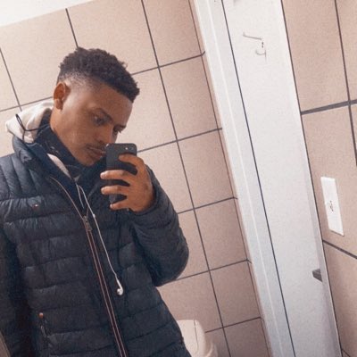 MireZack's tweet photo. #NewProfilePic https://t.co/n3myKLfurY