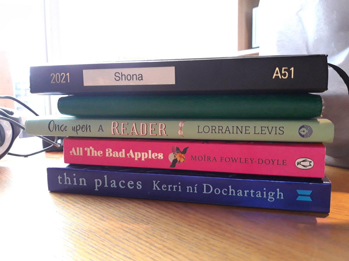 Don't forget that this Thursday we are all going to #SqueezeInARead, no matter what! 
What will you be reading?