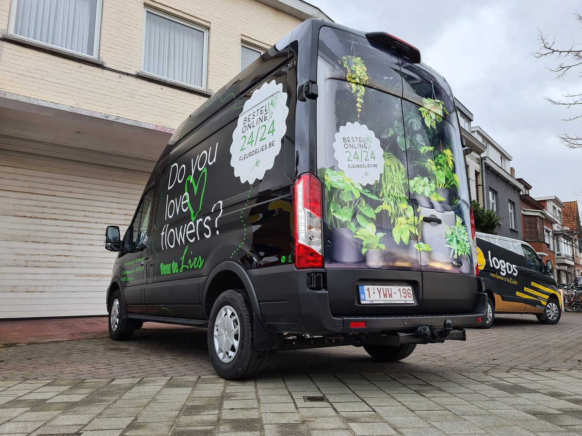 FleurLies's tweet photo. Onze nieuwe bestelwagen al zien rijden? Met dank aan Logos Oostende en Kim grafisch ontwerp &amp; fotografie!
#fleurdelies #oostende #doyouloveflowers #areyouagreenlover https://t.co/yP9W5N1IT8