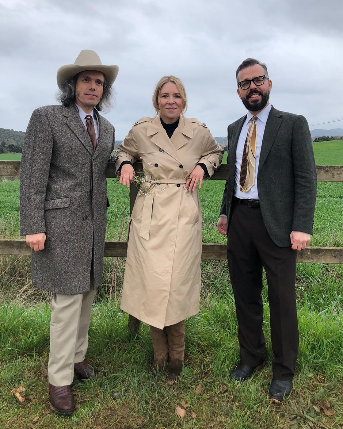 Enrique y Roberto Cubero junto a Rocío Márquez