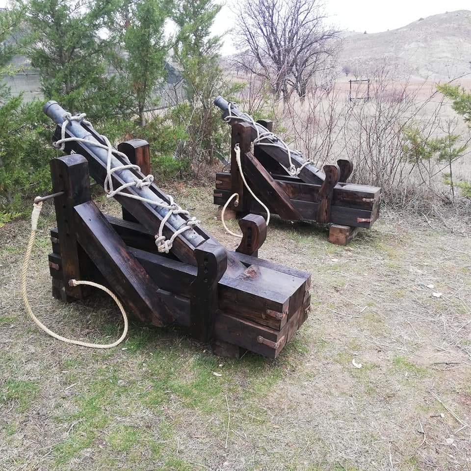 Después de un fin de semana intenso por fin listas nuestras dos nuevas piezas de artillería.
#maquinasdeasedio #piezasdeartillería #medievalwar