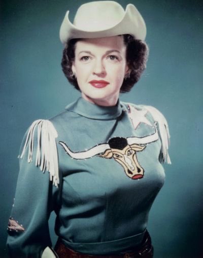 biteofthebuckle's tweet image. When you pull up to the honky tonk ready to slay 🪕🎼 

If you love classic country music and honky tonk fashion then you’ll love my country music drama/romance novel @biteofthebuckle available on amazon 🎼👢👗🥃