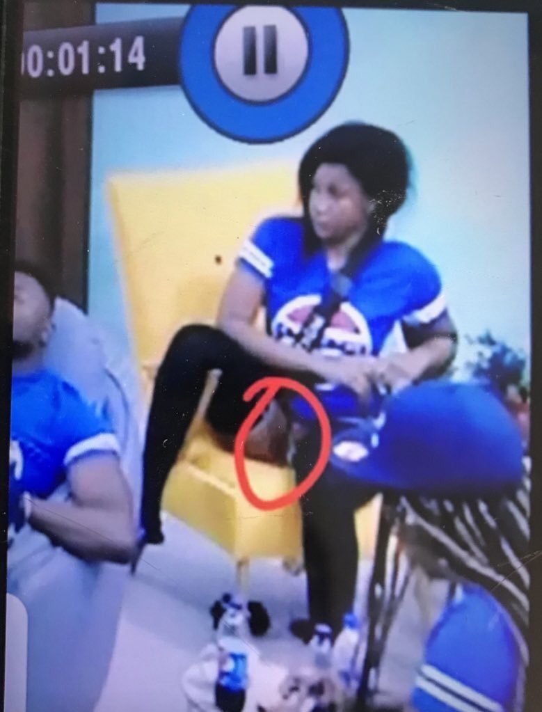 IsuglySmello's tweet photo. @Genesis50300678 @Deeflawless5 @Zinny705 @FlorencesWeigh @lovelytvgirl @Ladyqut1 Mercy dumped Ike, she’s done with him, you guys can now have him, where is LADI???  He has dumped smello, Fada Fada too dumped her, Lax will soon japa😂😂😂 no man can withstand her rotten totoy

MERCY EKE OUR TREASURE #MercyEkeTheirStandard https://t.co/kH6TdnPqRC