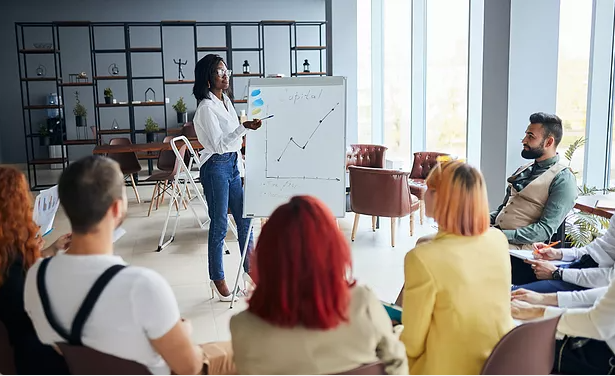 There’s no doubt that you could learn a thing or two when working for a billion-dollar company such as FedEx for over a decade. 

ow.ly/5CDx50DG5fJ