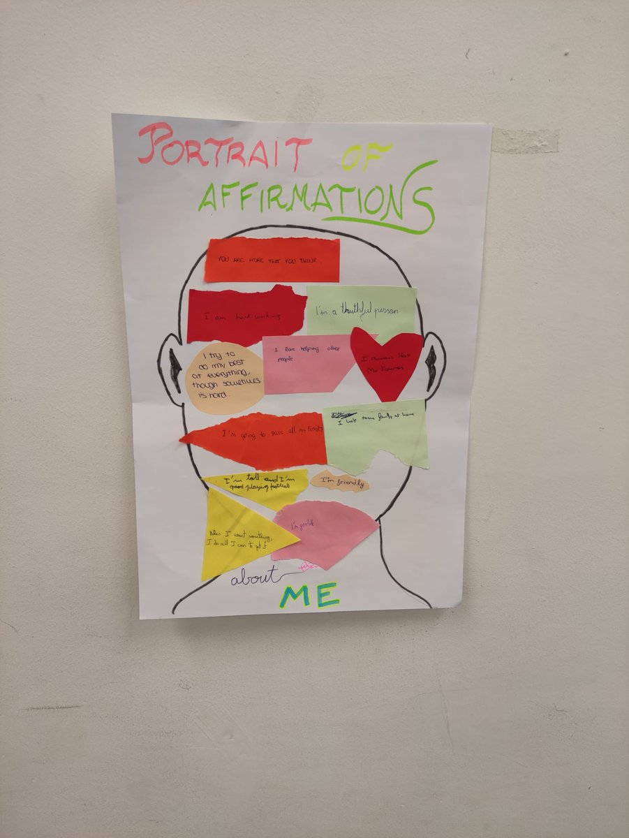iesfgb's tweet photo. Con #2ESOA hemos conocido la historia de S Valentin a través de la realizacion de un flipbook. Trabajo manipulativo en inglés. Competencias orales y escritas. En #4ESOD Retrato de la clase con diversidad y grupo unido. @ampaIESFGB @CFIESAingl https://t.co/iPicm3881x