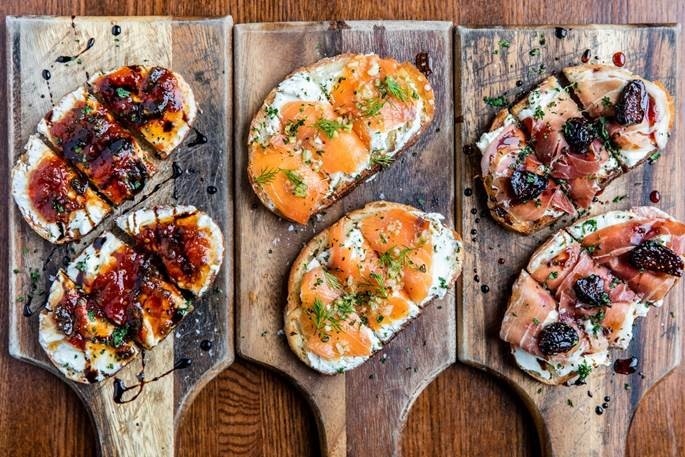 @thetastingroom has a new treat! Try one of their delicious chef bites: Kefta Flat Bread, French Brie Bites, or Grilled Cheese with mozzarella, basil pesto, and marinara on a ciabatta bun. Go during happy hour and get them half off!! 

Happy hour: M-F 11 AM - 6:30 PM