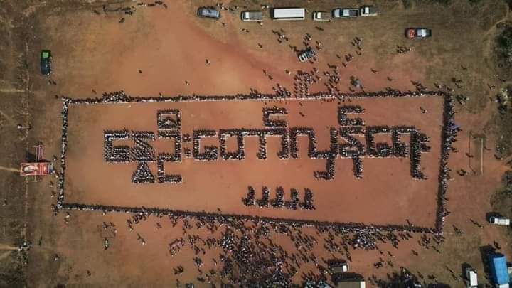ByunLoey614's tweet photo. @PrincessOo15 @TostevinM @Reuters BURMA REVOLUTION

#WhatsHappeningInMyanmar
#Feb22Coup
#BurmaGeneralStrike https://t.co/khJJgsmtg9