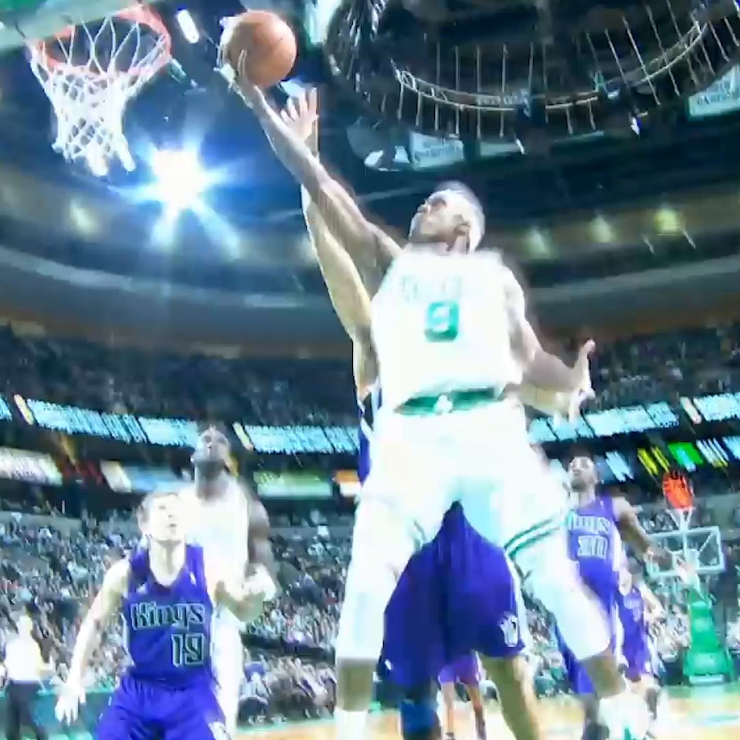 Young Rondo made the game look so easy 😳
The two-time NBA champ turns 35 today 🎉 https://t.co/rkXDyTafiw