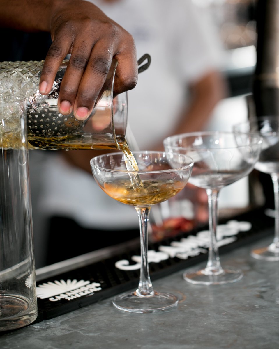 pineau_academy's tweet photo. There's nothing we love more than a #Pineau pour. Whether in cocktails, shaken, stirred, or neat, #Pineau is the perfect after work treat!
How do you drink your Pineau? https://t.co/dDftlqu7hU