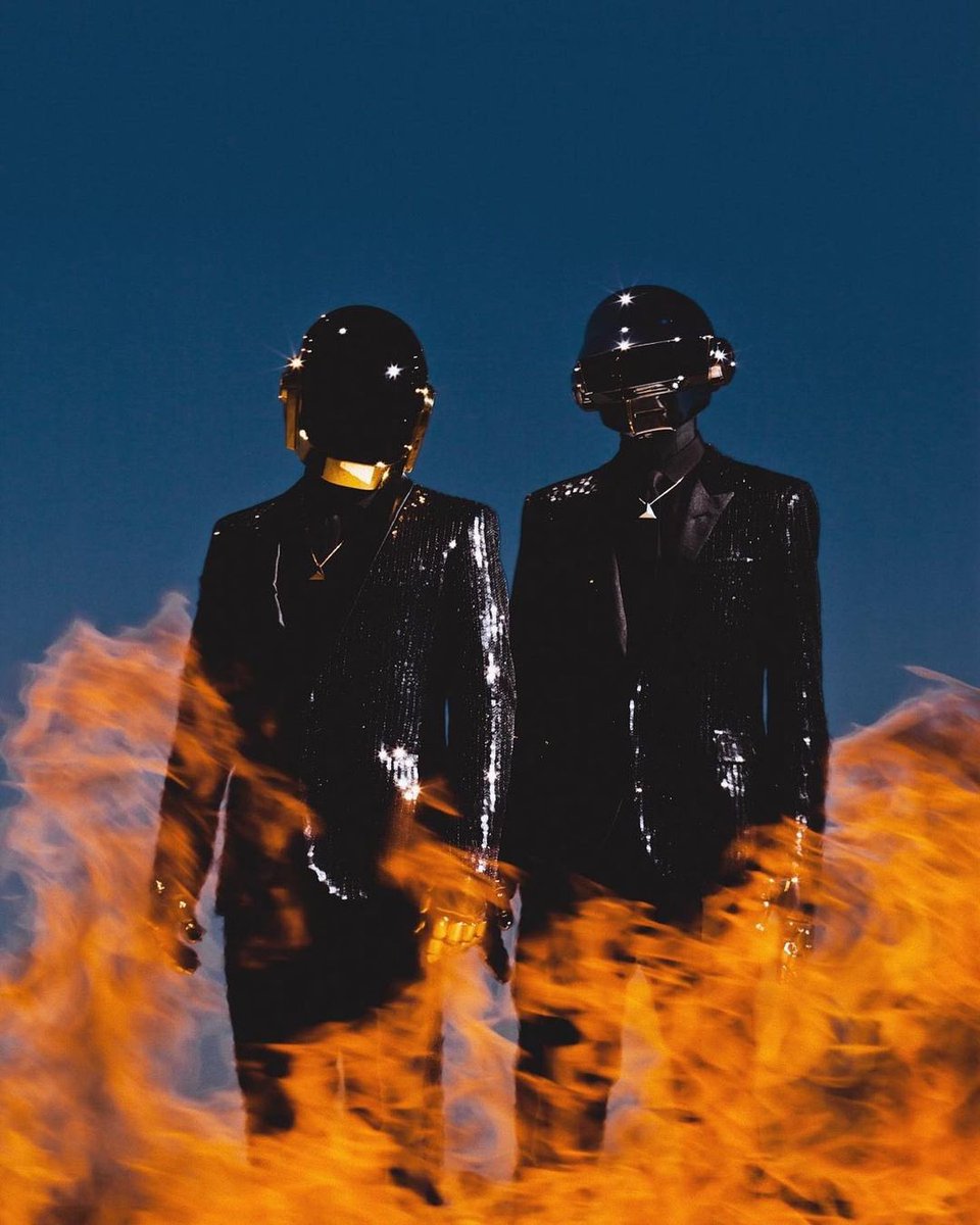 checkedmediafr's tweet photo. Les Daft Punk, c'est fini... Merci pour tout 😭🎧

L'occasion de redécouvrir notre enquête sur l'anonymat, où l'on a rendu hommage aux grands maîtres du secret 🤫
https://t.co/OmLSgy2uUh
#daftpunk https://t.co/GoZANcQGoM
